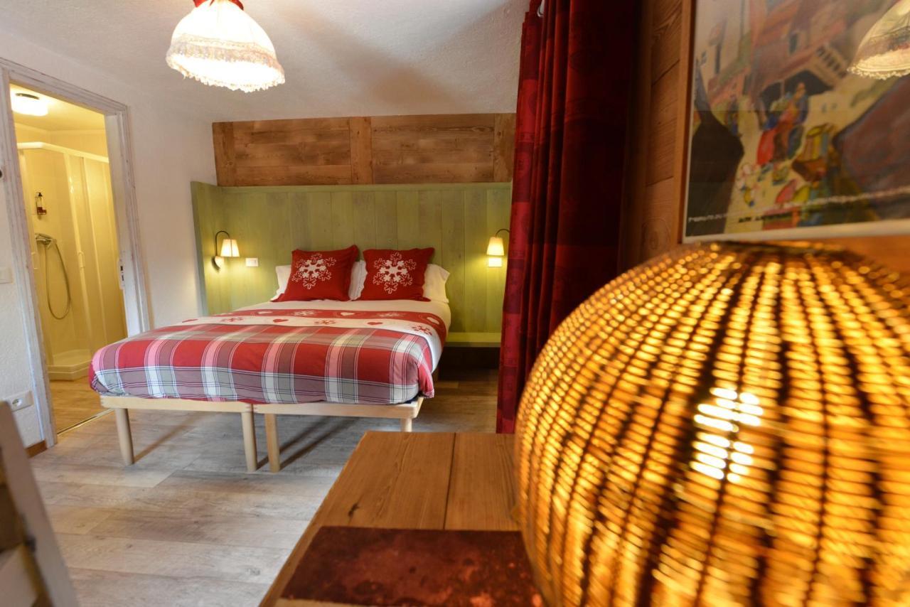 Hotel Petit Dahu - Chambres Et Restaurant Cogne Kültér fotó