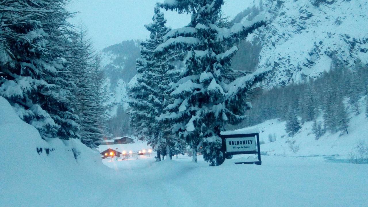 Hotel Petit Dahu - Chambres Et Restaurant Cogne Kültér fotó